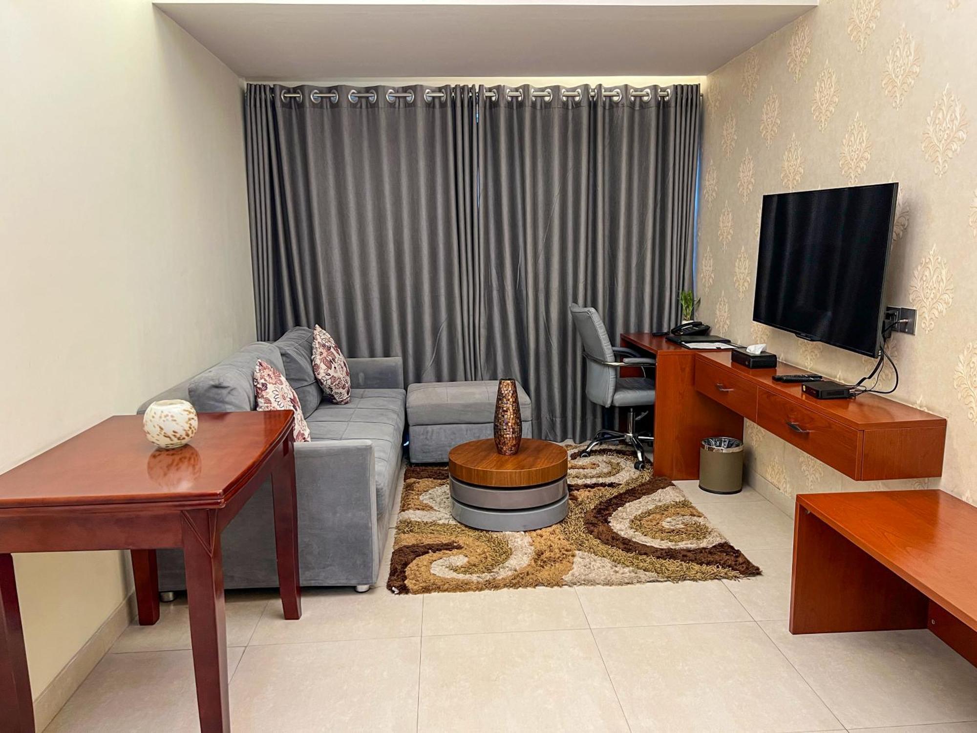 Coventina Lake Suites Dhaka Buitenkant foto