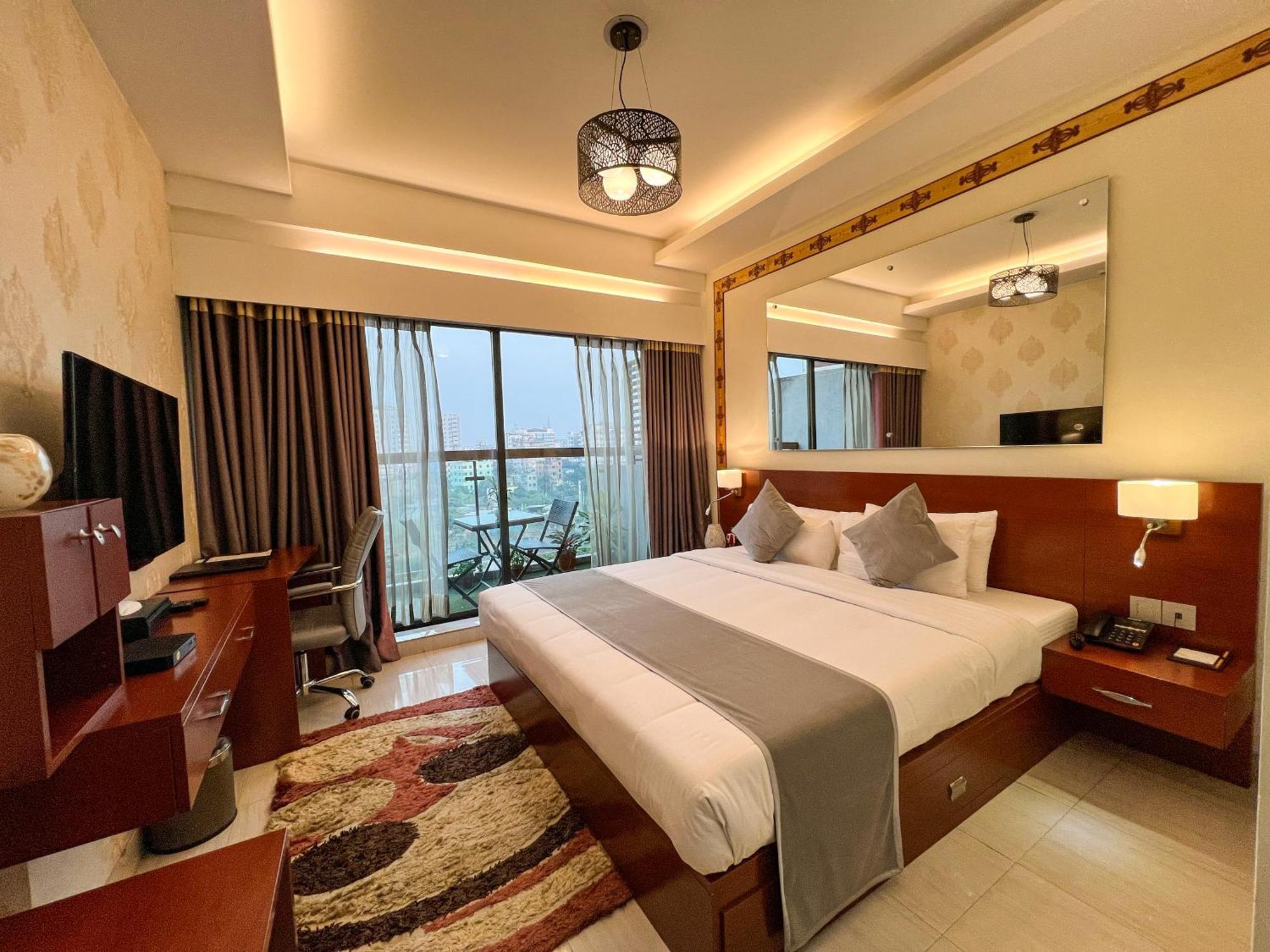Coventina Lake Suites Dhaka Buitenkant foto