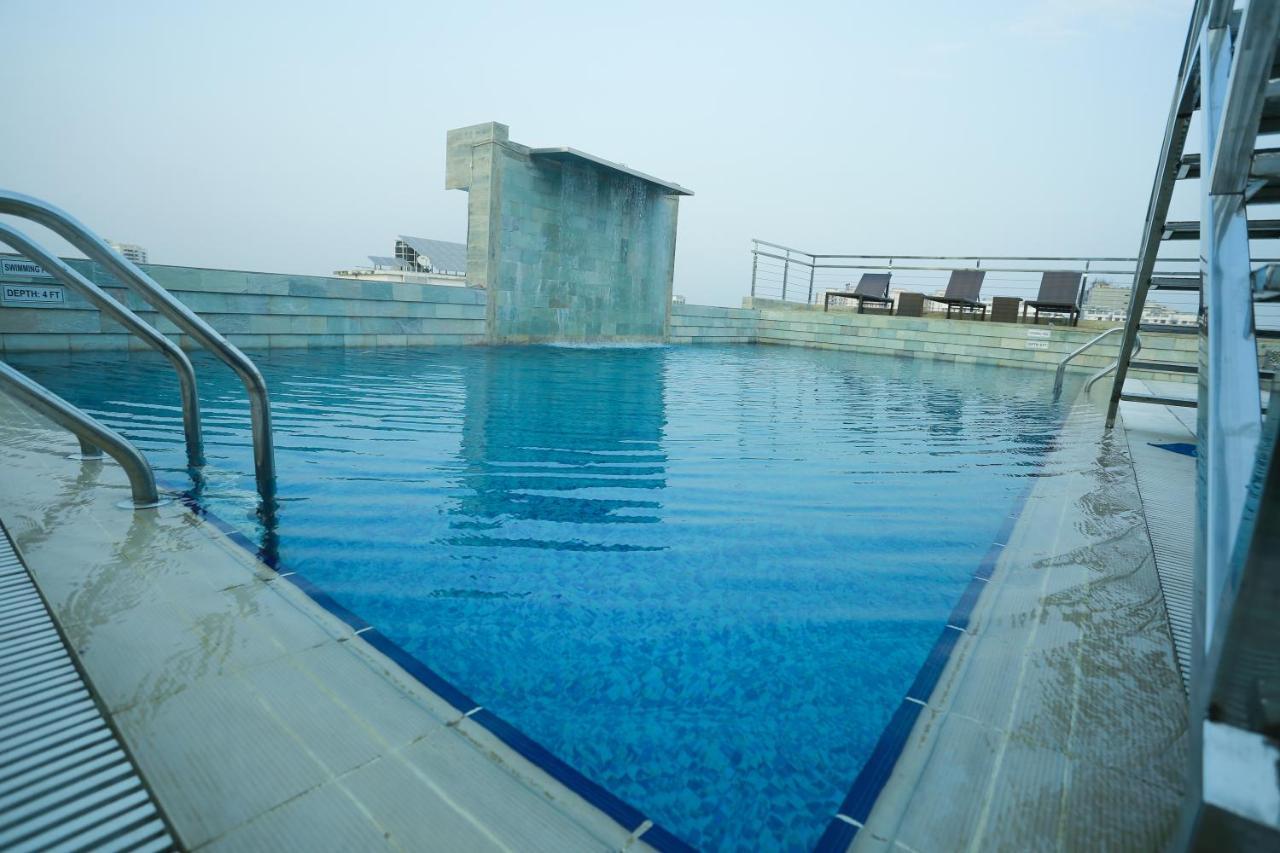 Coventina Lake Suites Dhaka Buitenkant foto