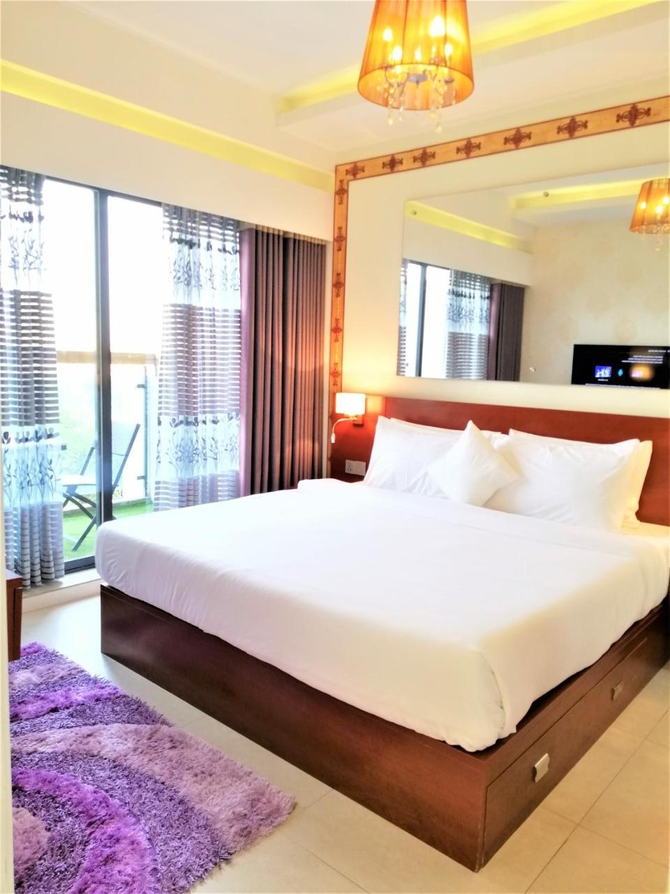 Coventina Lake Suites Dhaka Buitenkant foto