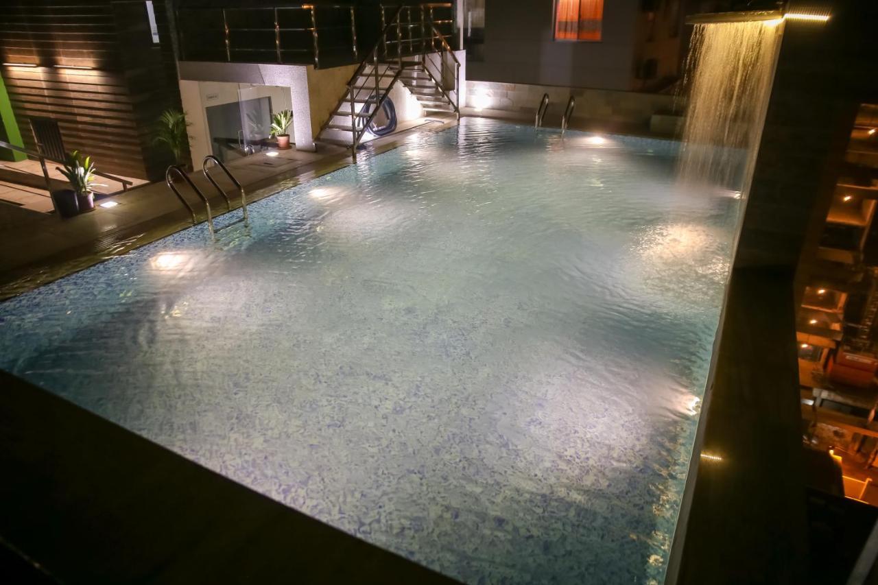 Coventina Lake Suites Dhaka Buitenkant foto