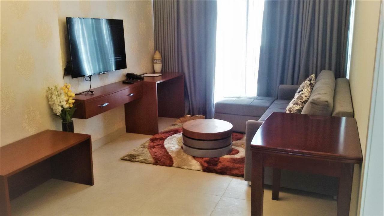 Coventina Lake Suites Dhaka Buitenkant foto