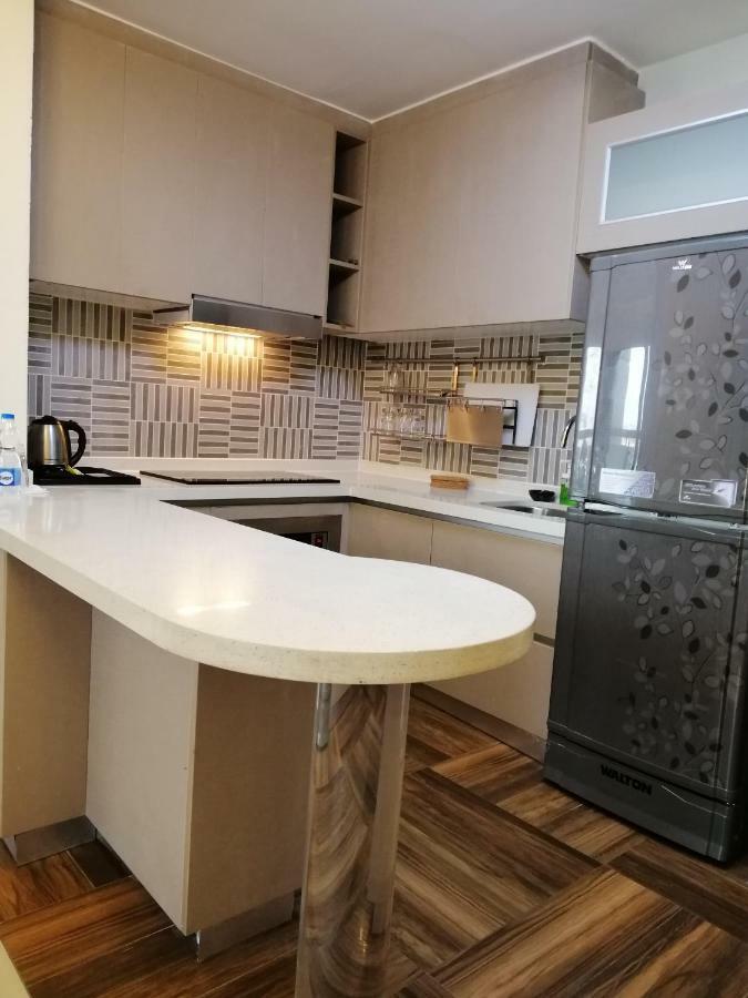 Coventina Lake Suites Dhaka Buitenkant foto